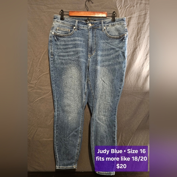 Judy Blue Women's Classic Blue Skinny Jeans - Picture 1 of 1
